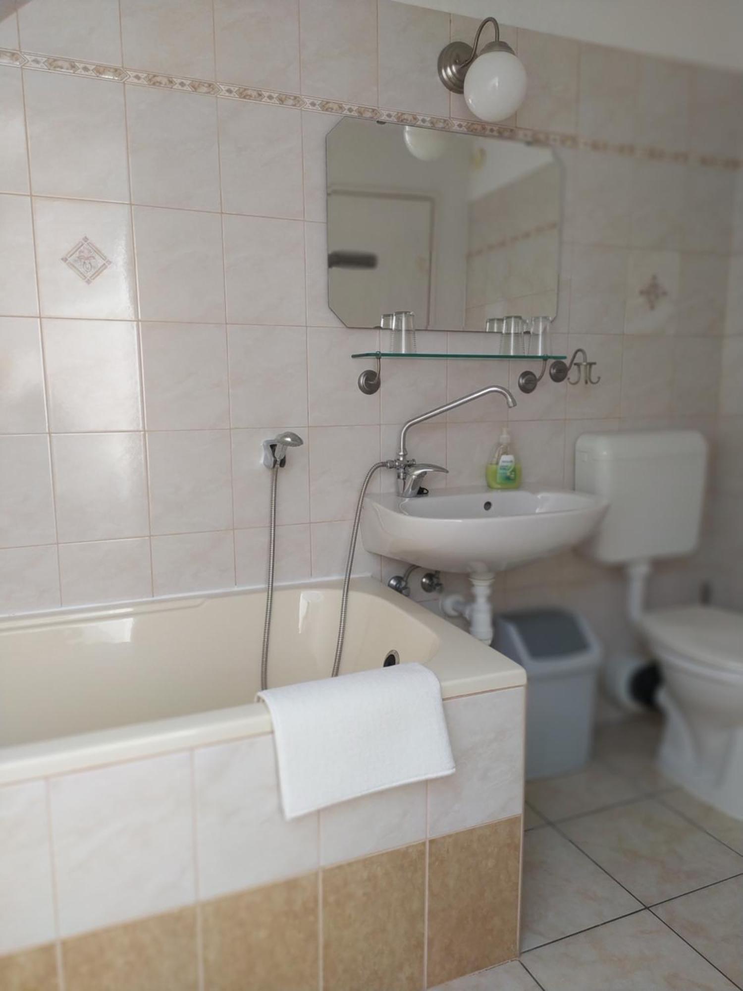 Panzio-Kemping Bekoelce Bekolce Chambre photo