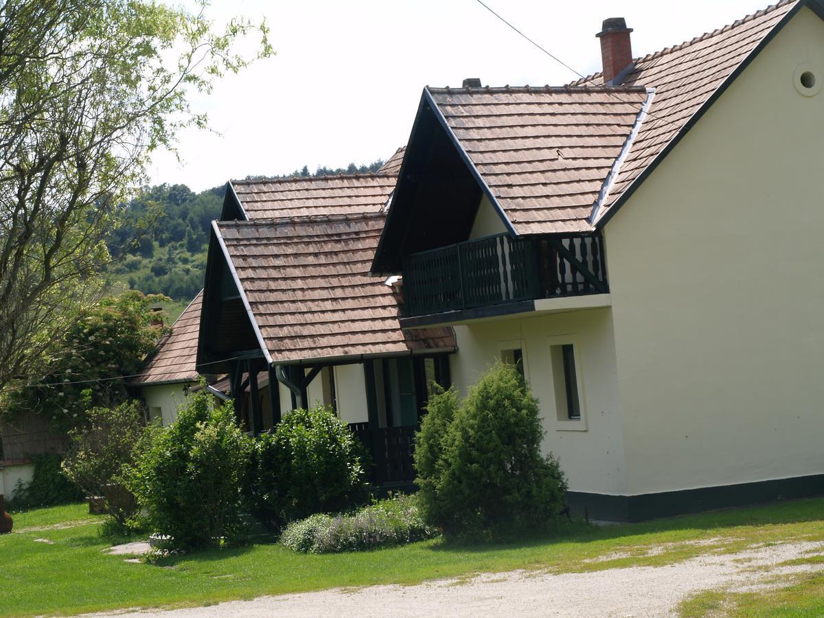 Panzio-Kemping Bekoelce Bekolce Extérieur photo