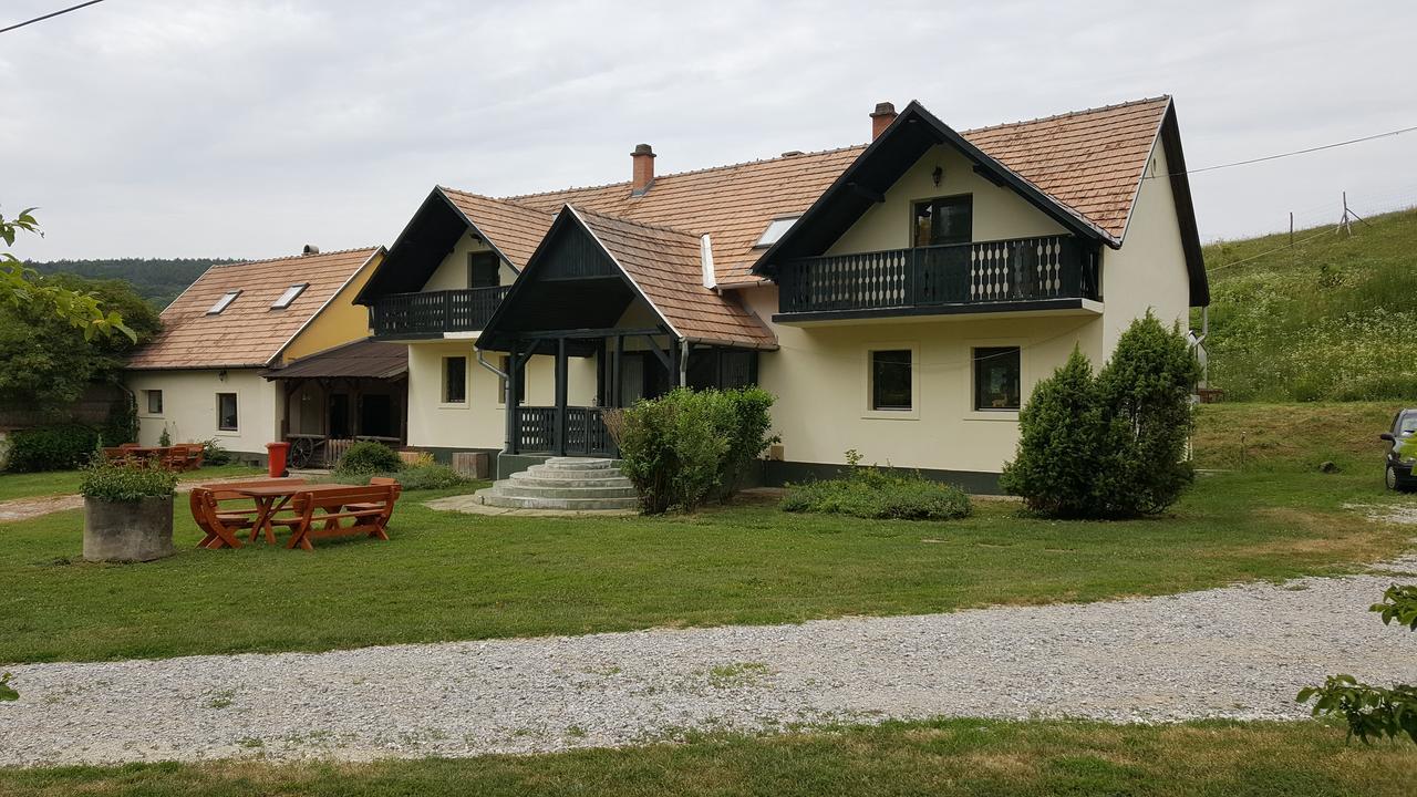 Panzio-Kemping Bekoelce Extérieur photo